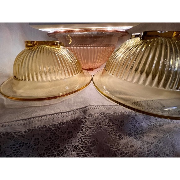 Vintage Glass Mixing Bowls 
Pink Large - Picture 5 of 8